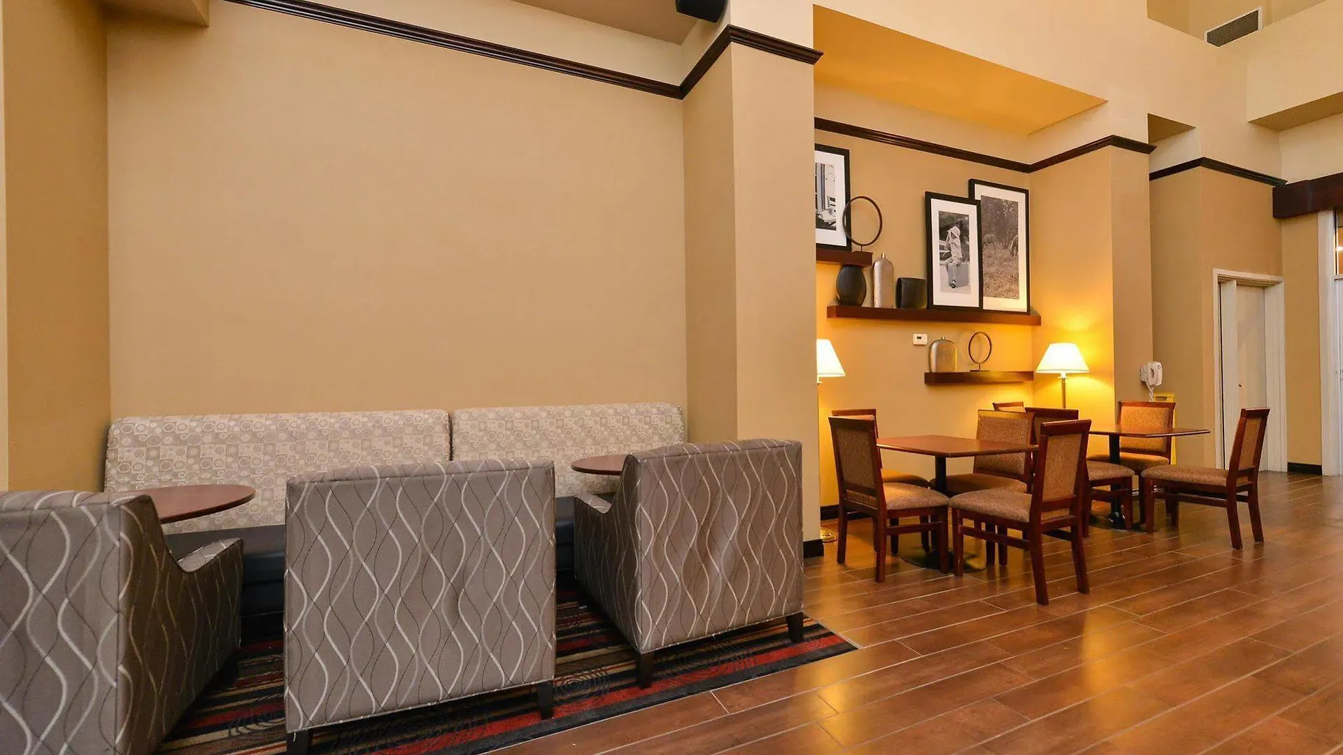 Hampton Inn & Suites By Hilton Edmonton International Airport Leduc
